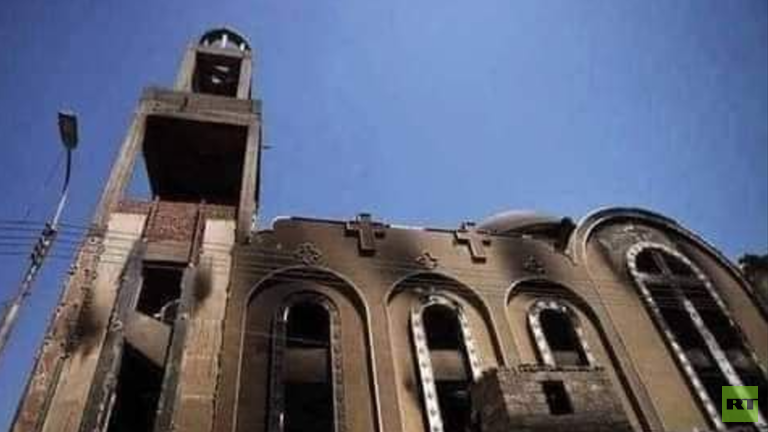 41 قتيلاً بحريق أثناء القداس الصباحي في كنيسة في مصر (صور وفيديو)