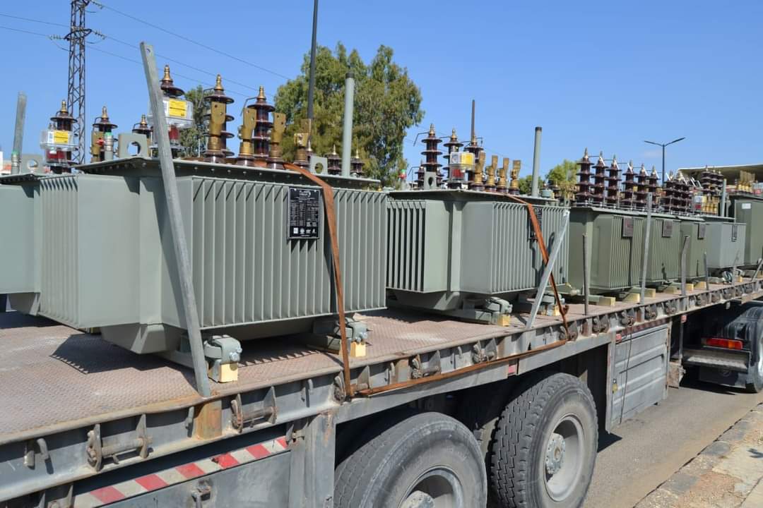 وصول شحنة من المواد اللازمة لتحسين الشبكة الكهربائية في محافظة حمص