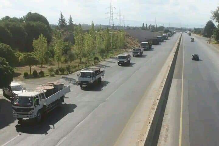 تضم 13 شاحنة.. قافلة تجهيزات ومواد كهربائية وصلت إلى محافظة اللاذقية