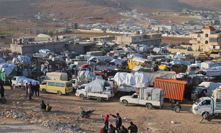 3 قوافل لنازحين سوريين تعود اليوم من لبنان إلى سوريا (صور)