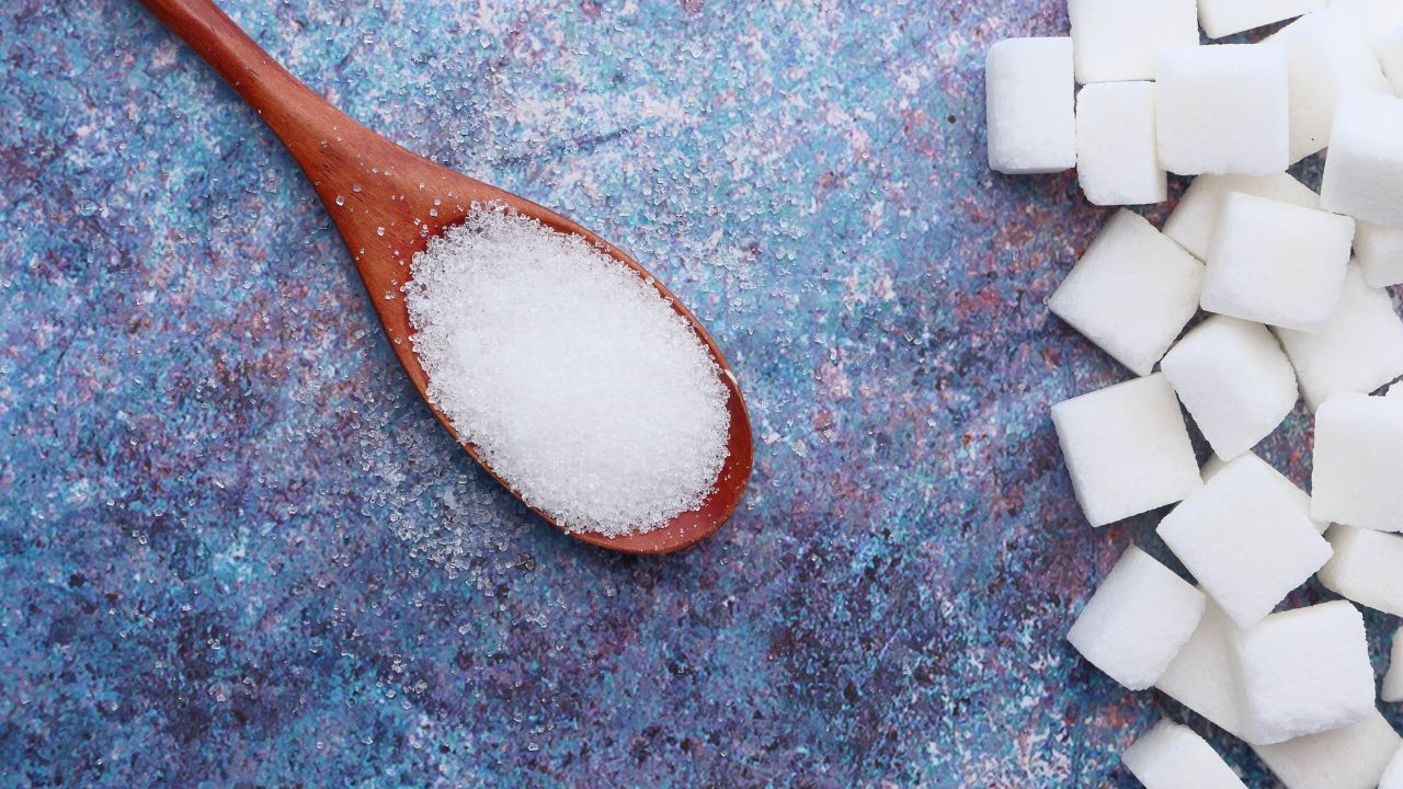 لا تحليها زيادة .. وزارة الصحة تطلق حملة توعية صحية حول مضار السكر الأبيض
