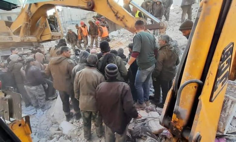 ارتفاع حصيلة ضحايا البناء المنهار في حي الشيخ مقصود بحلب إلى 16 شخصاً