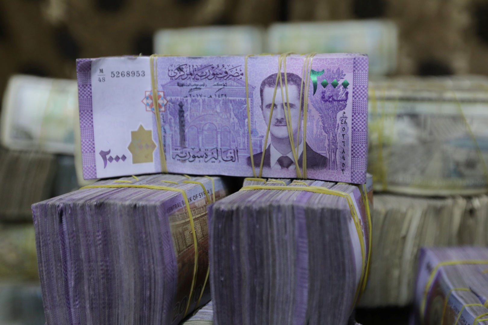 خبير اقتصادي : استدانة الحكومة السورية من البنك المركزي ستجل ديون على الأجيال القادمة وستزيد الفقر والتضخم