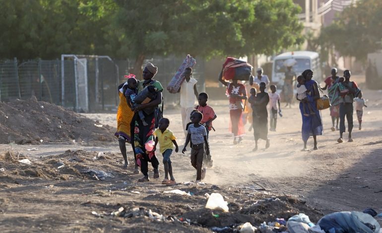 السودان: انقطاع الاتصالات وتحذيرات من نفاد الغذاء وسط تجدد الاشتباكات