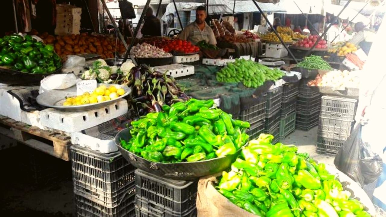 دير الزور : ارتفاع ملحوظ بأسعار الخضار والفواكه والمواد الغذائية في رمضان