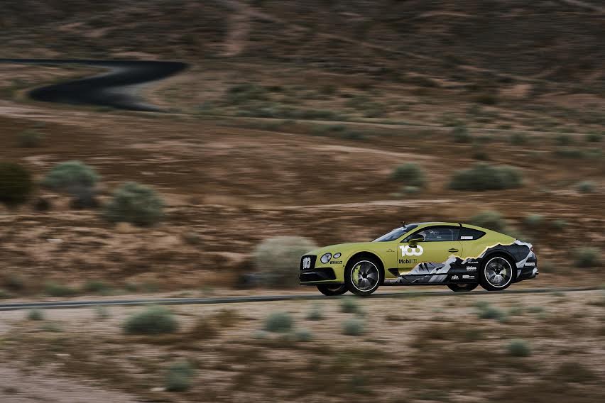 Bentley Continental GT تستعدّ لكسر رقم قياسي جديد في ’بايكس بيك‘