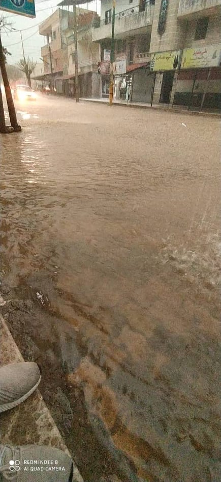 أمطار غزيرة  في محافظة طرطوس  أدت لاختناقات في الشوارع وصعوبة في حركة السيارات