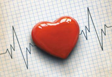 10 نصائح طبية للتعامل مع الأزمات القلبية المفاجئة