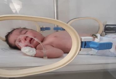 تراجع أعداد الولادات في سورية إلى النصف