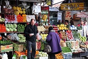 ارتفاع بأسعار الخضار والفواكه واللحوم في أسواق دير الزور