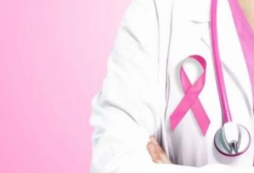 لجنة أمريكية: فحص سرطان الثدي يجب أن يبدأ في سن الأربعين