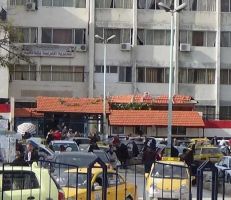 ساحة التربية والبريد في اللاذقية سوق "مصغر" للموظفين والهاربين من هلع الأسعار!!