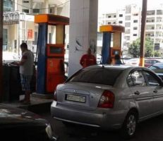 وزارة النفط تقدم  47 ليتر بنزين مجاني للسيارات الحكومية
