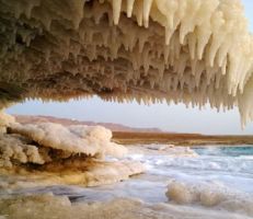 البحر الميت ينخفض لأدنى مستوى في التاريخ