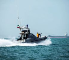 البحرية الإيرانية تحتجز سفينة في مياه الخليج بتهمة تهريب وقود
