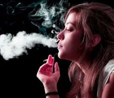 دراسة: التدخين مرتبط بشيخوخة الوجه