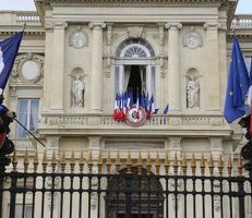 محكمة فرنسية تجيز مراقبة وسائل التواصل لكشف التهرب الضريبي