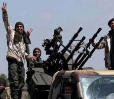 تركيا ترسل ألفي مسلح سوري إلى ليبيا لدعم الحكومة المتحالفة معها