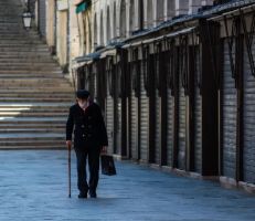 وفيات كورونا ترتفع بنسبة 19 بالمئة في إيطاليا