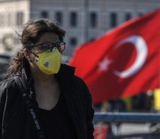 فيروس كورونا: تركيا تهدد مصنعي الكمامات بمصادرة منتجاتهم في حال الاحتكار