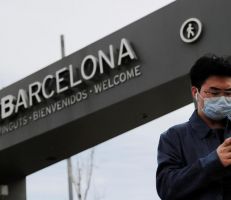 برشلونة يبدأ فحوصات فيروس كورونا للاعبيه