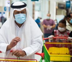 قطر تفرض ارتداء الكمامات عند الخروج من المنزل وغرامة 53$ ألف للمخالفين