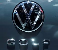 فولكسفاجن تسحب إعلاناً لسيارة جولف أثار جدلا عنصرياً (فيديو)