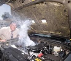 كيف يؤثر مكيف الهواء على أداء محرك سيارتك؟