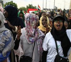 السودان يسمح بالمشروبات الكحولية لغير المسلمين ويحظر ختان الإناث