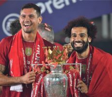 ليفربول يحتفي بمحمد صلاح بعد التتويج بالدوري الإنجليزي