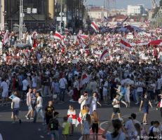 الرئيس الفرنسي: على الاتحاد الأوروبي دعم المتظاهرين في روسيا البيضاء