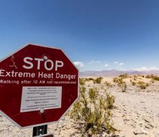 وادي الموت في كاليفورنيا يسجل أعلى درجة حرارة بالأرض خلال أكثر من مئة عام