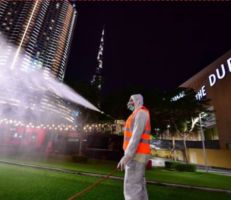 دبي تغلق المطاعم والمقاهي لاحتواء فيروس كورونا