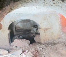 اللاذقية: العثور على مدفن روماني أثناء حفريات لإشادة بناء بحي مارتقلا