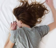 دراسة طبية: قلة النوم تزيد خطر الإصابة بالخرف