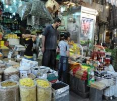 " متعودين عالكاش".. تجار دمشق يتخوفون من الدفع الالكتروني