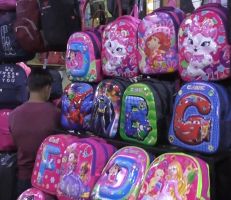 كاميرا المشهد ترصد أسعار الحقائب المدرسية في سوق الخجا بدمشق (فيديو)