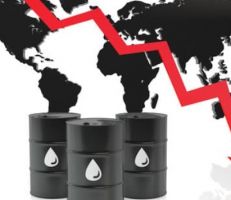 تراجع أسعار النفط بعد بيانات أمريكية أظهرت ارتفاعا في مخزونات الخام