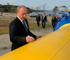 بوتين يصدر تعليماته بتحويل مدفوعات الغاز إلى الروبل بحلول 31 آذار الجاري