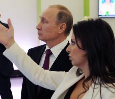 رئيسة تحرير قناة RT الروسية تتيح للجميع محاورة الرئيس بوتين