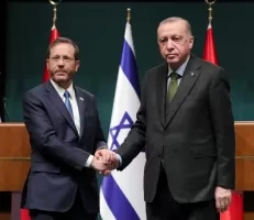 قناة عبرية: توقعات بإعلان اتفاق تطبيع كامل بين إسرائيل وتركيا خلال ساعات