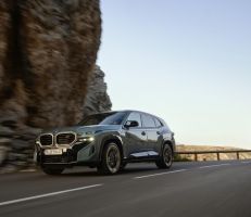 سيارة 2023 BMW XM سيارة SUV هجينة بقوة 644 حصان وتصميم مميز (صور)