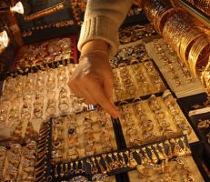 الذهب يقترب من 300 ألف ليرة للغرام الواحد