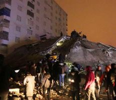 أحياء كاملة سويت بالأرض.. زلزال تركيا المدمر يخلف 1121 قتيلاً ومخاوف من "حصيلة مرعبة"- (صور)
