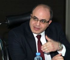 وزير الاقتصاد السوري: ما زالت العقوبات الغربية تمثل أكبر عائق في وجه الانفتاح العربي الاقتصادي  على سورية
