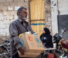 الصليب الأحمر: 90% من السوريين يعيشون تحت خط الفقر