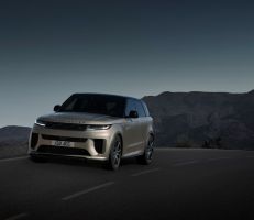 رانج روفر 2023 Sport SV : سيارة SUV فاخرة وقوية (صور)
