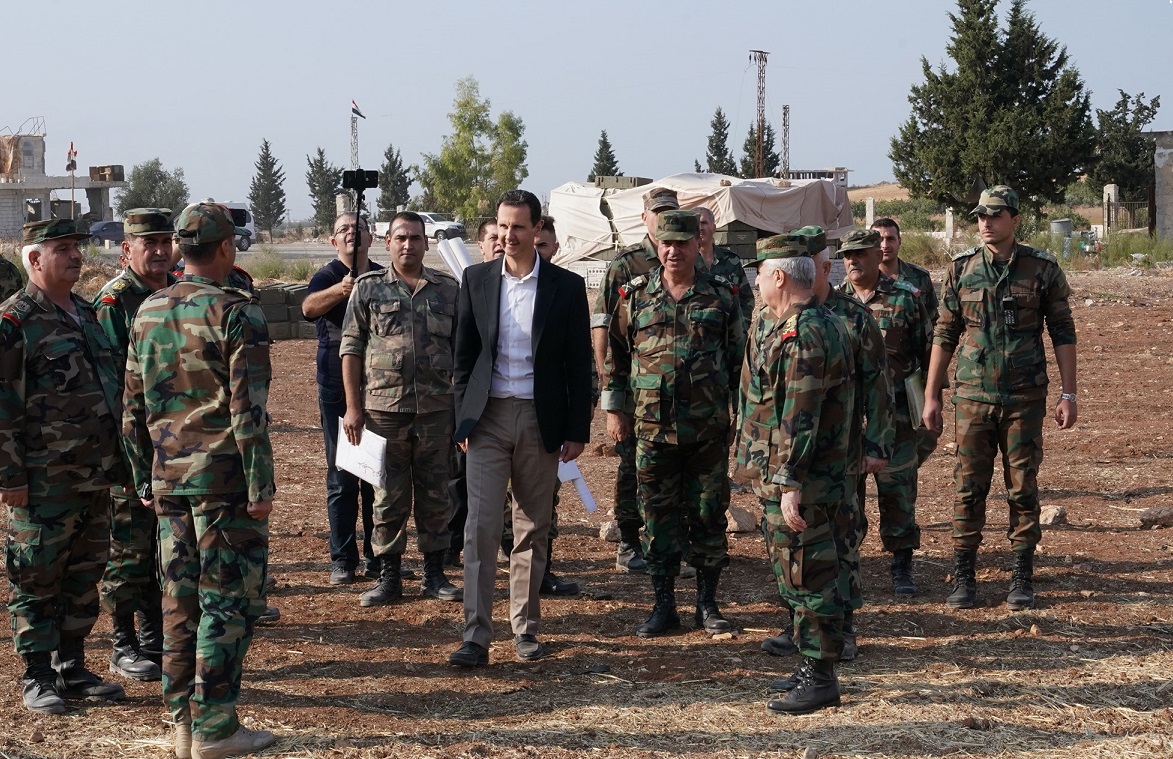 الرئيس الأسد مع رجال الجيش العربي السوري في إدلب