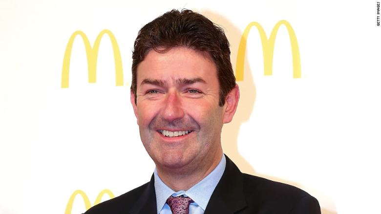 إقالة المدير التنفيذي لماكدونالدز ستيف إيستربروك بسبب "علاقة بالتراضي مع موظفة"