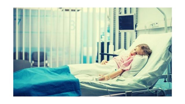 بأمر قضائي  توفير العلاج لطفلة مصرية مصابة بمرض نادر